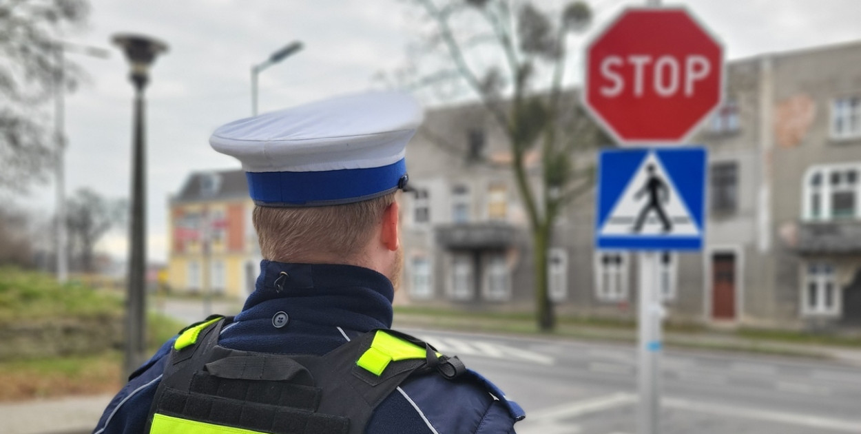 Jaki mandat za przejechanie na stopie? Kolejny kierowca ukarany
