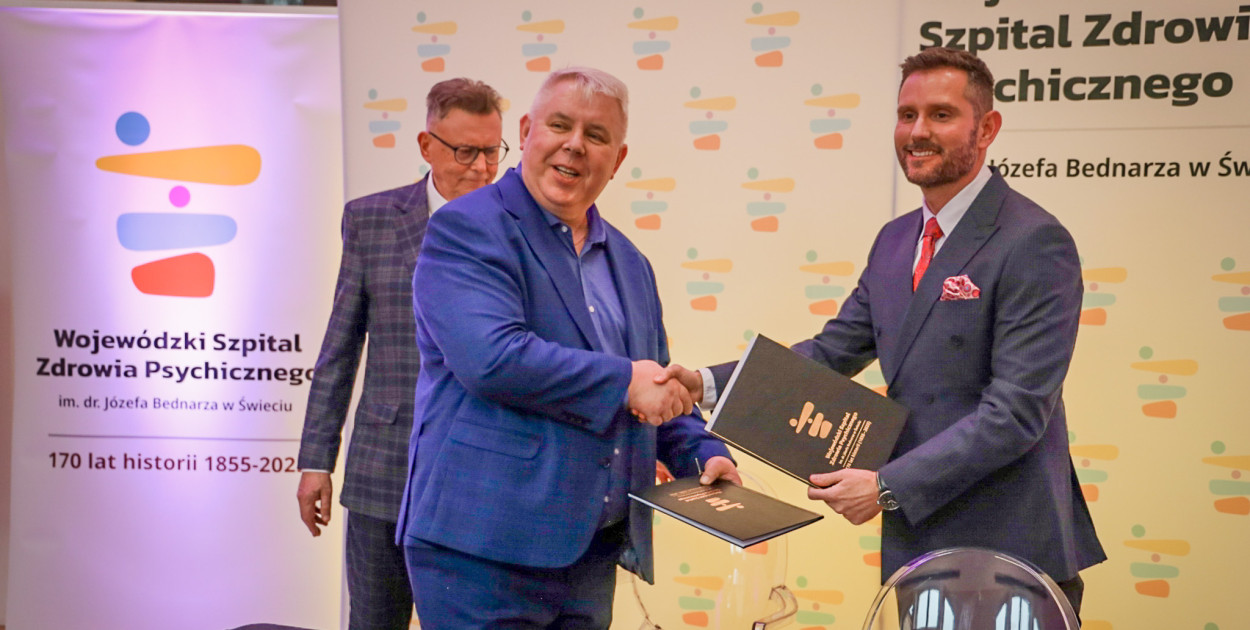 Inwestycję wartą niemal 16 mln zł zrealizuje firma Prof-Bud Jarosław Bąk (od lewej) 