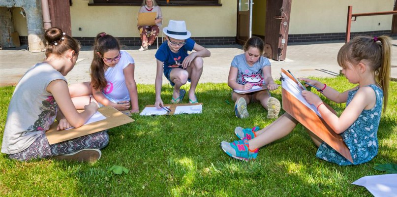 Najliczniejszą grupą biorącą udział w zajęciach w OKSiR są dzieci. Fot. Andrzej Bartniak