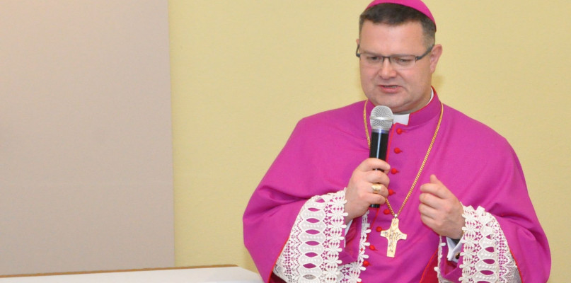 Biskup Śmigiel podczas spotkania ze Wspólnotą Rodzin. Fot. Krzysztof Nowicki