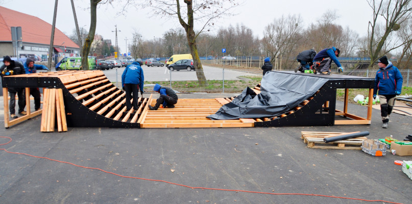 Nowa rampa w skateparku przy ul. Wodnej jest wykonana z bardziej trwałych materiałów. Fot. Krzysztof Nowicki