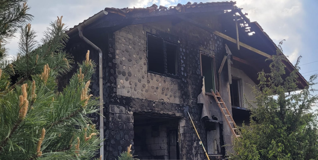 Straty po pożarze domu są ogromne/fot. OSP Ratownik
