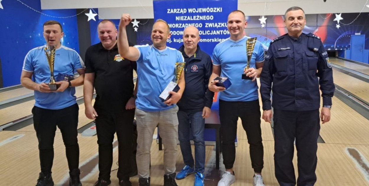  asp. Marcin Wróblewski, mł. asp. Damian Ejankowski i st. asp. Łukasz Kurpiewski - drużyna ze Świecia, która zdominowała turniej/fot. KPP w Świeciu