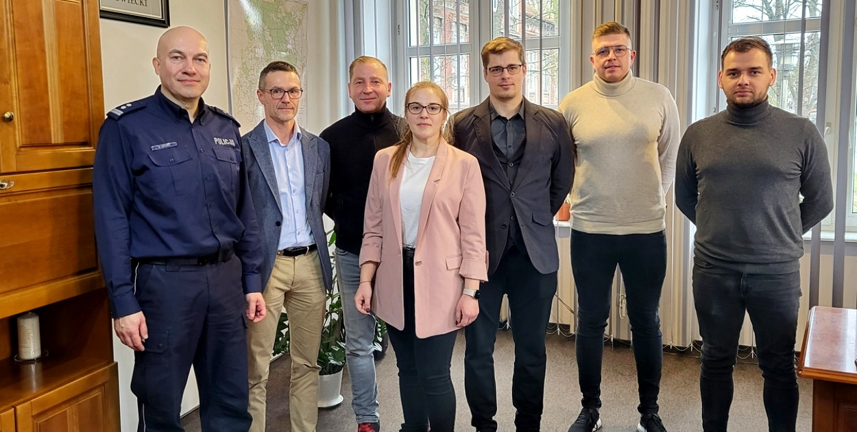 Policjanci ze Świecia na wspólnym zdjęciu z funkcjonariuszami Landeskriminalamt ( LKA) z Branderburgi/ fot. KPP w Świeciu