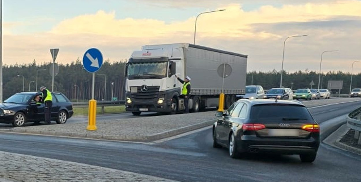 Policjanci z powiatu świeckiego zatrzymali 5 nietrzeźwych kierowców. Foto. KPP Świecie
