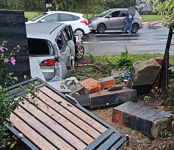 Poważny wypadek na drodze w Głogówku  ZDJĘCIA-23573