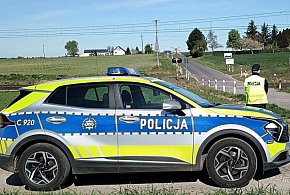 Chwila nieuwagi na przejeździe kolejowym może słono kosztować-26882