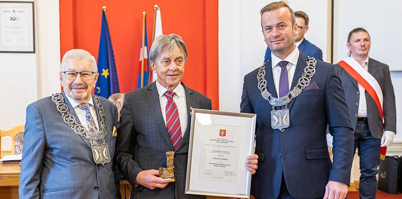 Tadeusz Pogoda został pierwszym Honorowym Obywatelem Świecia - zobacz WIDEO - 27060