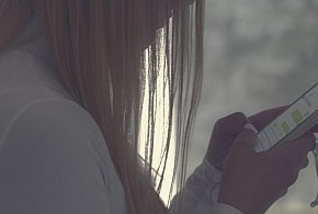 Odgórny zakaz telefonów w szkołach? MEN zdradza plany zmian-27089