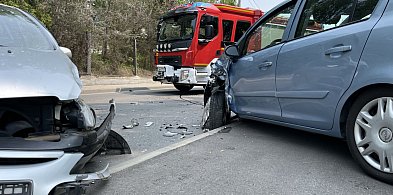 Zderzenie dwóch osobówek. Wodna zamknięta-27108