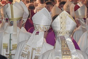 Biskupi po obradach. Krytyka ministerstwa i nowa komisja ds. nadużyć-27203
