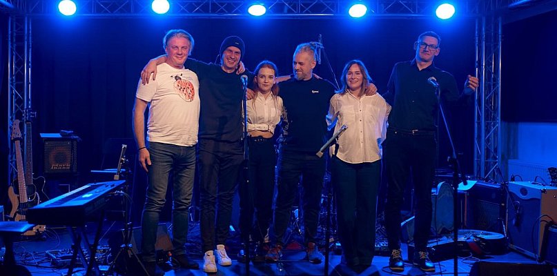 Muzyka wśród książek. Pierwszy taki koncert w bibliotece - 27297