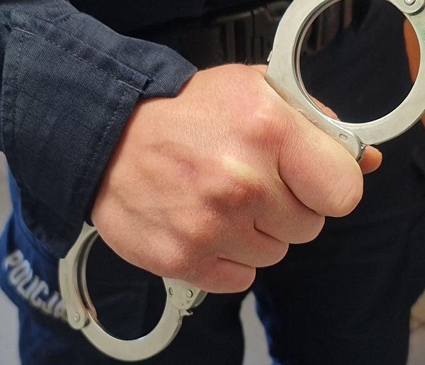 Czujne oko stróża prawa. Przypadek, który zaskoczył nawet policjantów-27303