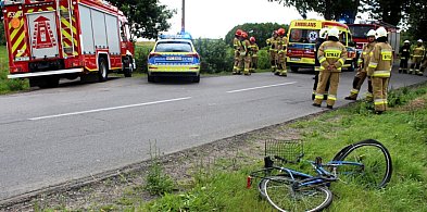Pijany rowerzysta wjechał wprost pod koła renault-27349