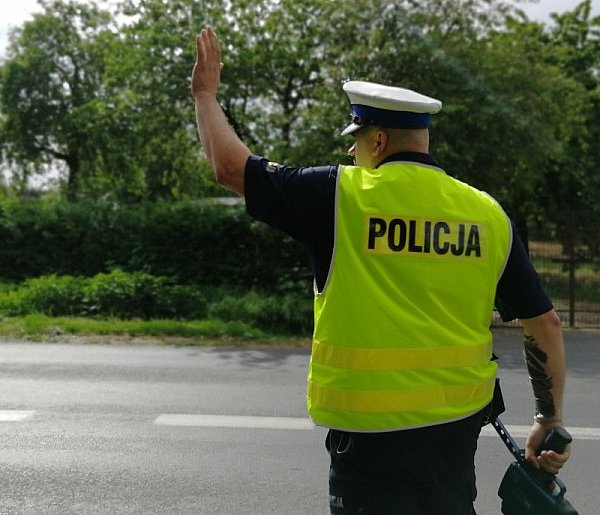 Z konsekwencjami musi liczyć się 76 kierowców-27377