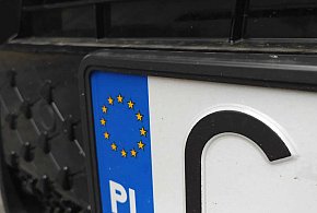 Rejestracja auta przez internet i koniec z przynoszeniem tablic. Rząd przyjął...-27448