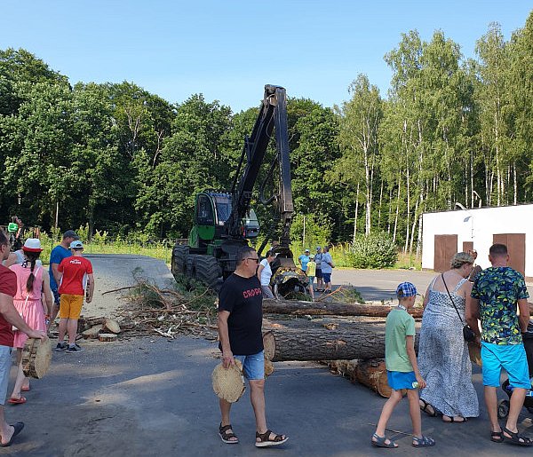 Maszyny, drony, pszczoły i wiele więcej. Dzień Leśnika w Jeżewie-27501