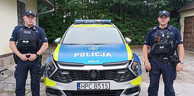 Policjanci asystowali przewóz wyjątkowego pasażera-27533