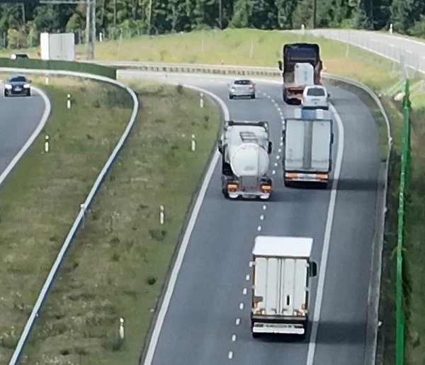 13 mandatów w dwie godziny! Policyjna akcja z dronem WIDEO-27547