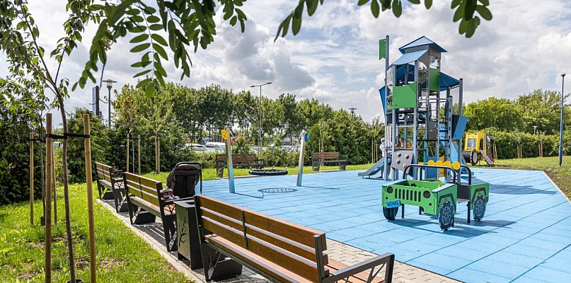 Plac zabaw na Cukrowników działa, kolejna modernizacja na horyzoncie - 27573