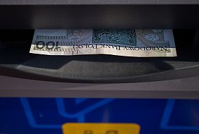 Nowy cennik usług bankowych. Klienci zapłacą więcej już od listopada-27897