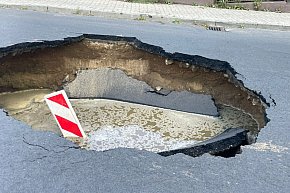 Zapadła się ulica Świętopełka-4384