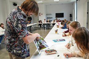 Warsztaty tworzenia komiksu z Dawidem Żurawskim-4404