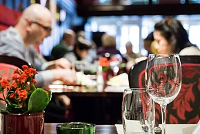 Posłowie chcą zmian w restauracjach. Gratis dla każdego gościa-28336