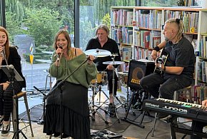Noc Bibliotek. Niecodzienne dźwięki spomiędzy regałów książek-28371
