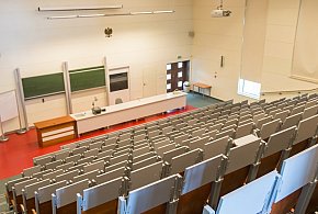 Uczelnie przeżywają oblężenie. Ten kierunek przyciąga tłumy-29015