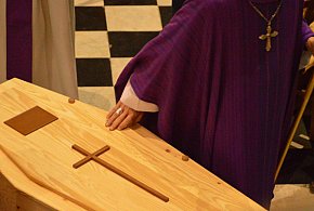 Rewolucja w pochówkach coraz bliżej. Tego w Polsce jeszcze nie było-29172