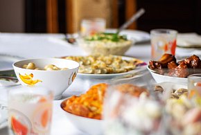 Polacy znów sięgną głębiej do kieszeni. Tyle wydają na świąteczne jedzenie-29223