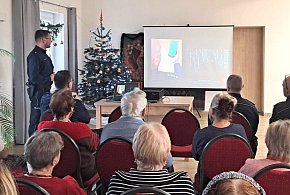 Policja ostrzega i uczy seniorów-29250