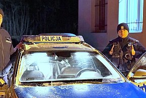 Wyścig z czasem w gminie Nowe. Policjanci uratowali 33-latka-29464