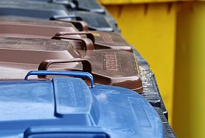 Fioletowe worki na odpady. Oto, co powinno tam trafiać-29546