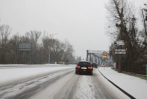 Poważne zagrożenie na drogach. Kierowcy często o tym zapominają-29613