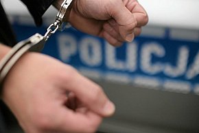 Syn ukradł tożsamość matki i oszukał dziesiątki osób.