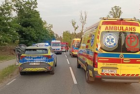 Poważny wypadek koło Tlenia. Siedem osób w szpitalu, w tym pięcioro dzieci
