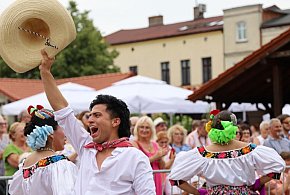 Kultury świata na wyciągnięcie ręki! Przed nami Lato z Folklorem w Świeciu
