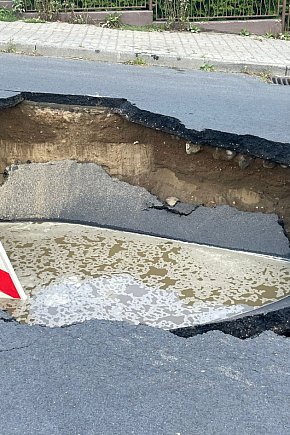 Zapadła się ulica Świętopełka-4384