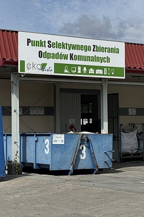 Gdzie wyrzucać zużyte ubrania?-4386