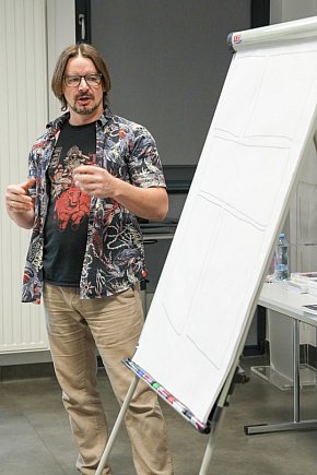 Warsztaty tworzenia komiksu z Dawidem Żurawskim-4404
