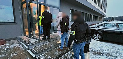 Pracowali w piekarni i przetwórni bez papierów