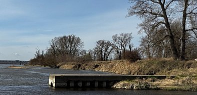 Ciemnobrązowe ścieki w Wiśle: Są wyniki kontroli w Mondi Świecie