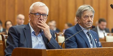 Region dopłaci miliony do prądu dla Polregio. Sejmik ratuje połączenia i zabytki