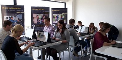 Czym jest e-shadowing i komu szczególnie się przydaje?