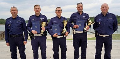 Mamy najlepszego policjanta drogówki — asp. Marcin Wróblewski z pucharem
