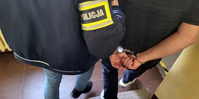 Z zewnątrz wyglądał jak zwykły kontener… w środku policjanci odkryli coś innego-28545