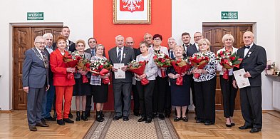 Osiem par ze złotym medalem. Burmistrz uhonorował pary świętujące 50-lecie-29001