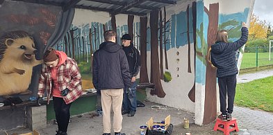 Betonowe przystanki stały się mapą pasji młodzieży z Jeżewa-29452